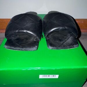 Bottega Veneta
Lido Flat Sandal in Black Lambskin